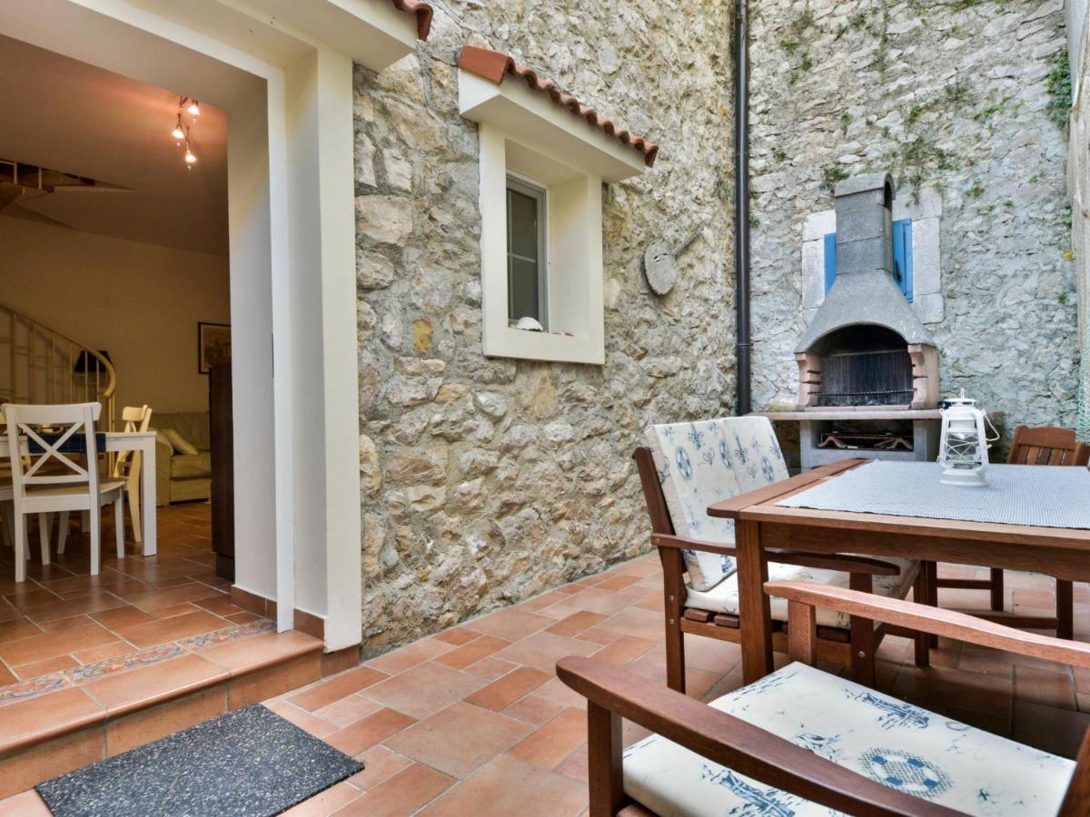 Holiday Home Mali Dvori By Interhome Дикло Екстериор снимка